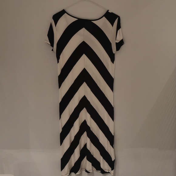 🔥 3 for $30 🔥 Joe Fresh Chevron Dress - Picture 3 of 3
